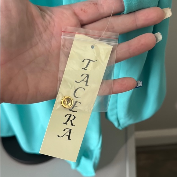 Tacera Blue Relaxed Blouse with Cuffed Sleeves - Picture 5 of 9